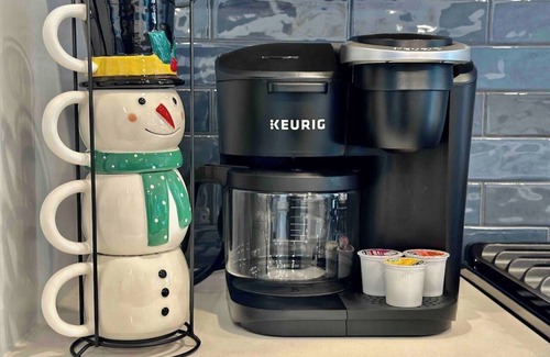 Charlotte Villa | Scenic Nature Retreat in Charlotte 1367