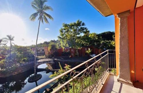 Port Chambly Villa | Scenic Riverfront 2 Bedroom Villa in Port Chambly