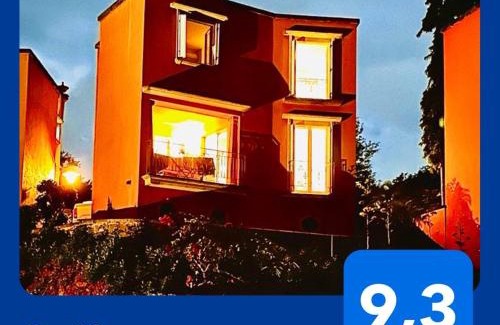 Port Chambly Villa | Scenic Riverfront 2 Bedroom Villa in Port Chambly