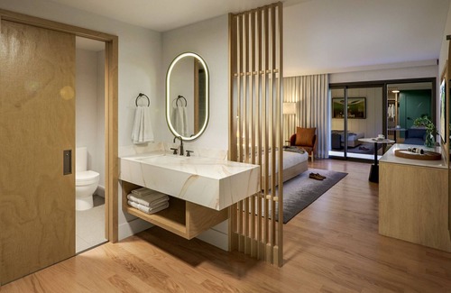 Rancho Santa Fe House | Scenic Room in Rancho Santa Fe – Perfect for Golf & Leisure