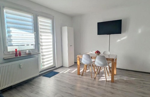 Broda Apartment | Schöne 2-Zi-Wohnung am Tor zu Stadt und Strand