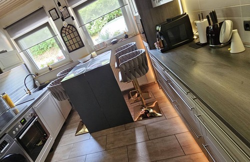 Gottschied Apartment | Schöne Ferienwohnung in Göttschied. 5 Minuten Gehweg vom Klinikum Idar-oberstein