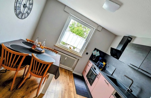 Idar-Oberstein Apartment | Schöne Ferienwohnung in Idar-oberstein mit Parkplatz - Wlan - Netflix