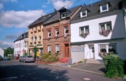 Kovenig House | Schönes Ferienhaus in Kövenig mit Terrasse, Garten und Holzkohlegrill