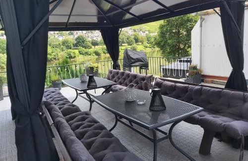 Kovenig House | Schönes Ferienhaus in Kövenig mit Terrasse, Garten und Holzkohlegrill