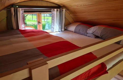 Uslar Other | Schlaffässer am Schmetterlingspark