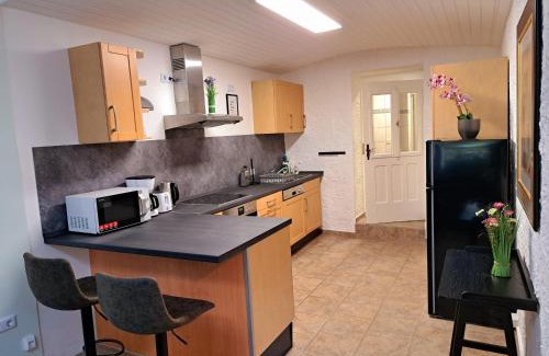 Hilbringen Apartment | Schloss Hilbringen Wirtschaftsgebäude