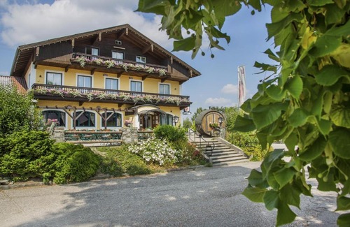 Eggelsberg Hotel | Schnaitl Braugasthof- Hotel GARNI -B&B-