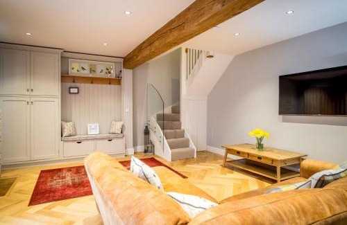 Hepworth House | School Cottage