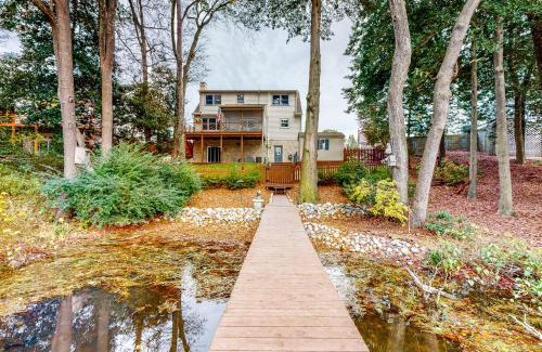 Salisbury House | Schumaker Pond Paradise