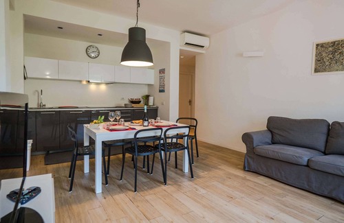 Cinque Terre Apartment | Scimiscià 2-bedroom Apartment with AC