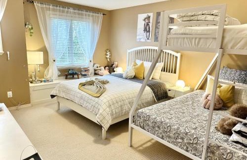 Willoughby House | Scorpion Hiuse Langley -Two rooms Family suite