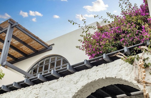 Monolithos Apartment | Scorpios Beach Santorini