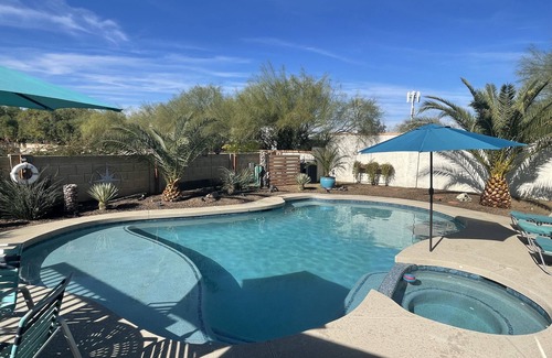 South Scottsdale House | Scottsdale Family Oasis 🏝 Htd Pool & Spa - Cinema/Arcade Room - 5G Wifi