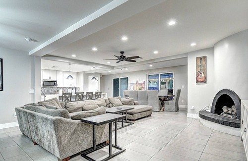 Shea North Estates House | Scottsdalestays: 9BDRM-6BATH Luxury Estate with Pool, Hot Tub & Sports Courts.