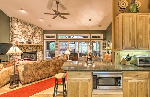 Beech Mountain Cabin | Screened Porch + 3 Decks: Beech Mountain Cabin