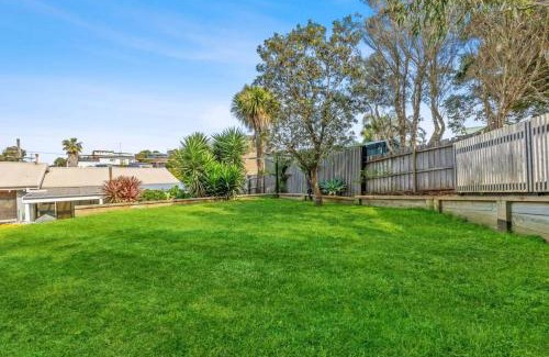 Ocean Grove House | Sea Breeze Coastal Beach House Pet Friendly