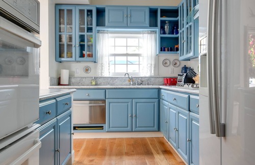 Laguna Beach Cottage | 'Sea Breeze' Cottage-blocks from beach and shopping of Laguna Beach.