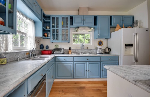 Laguna Beach Cottage | 'Sea Breeze' Cottage-blocks from beach and shopping of Laguna Beach.