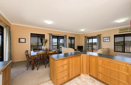 Ledge Point House | Sea Change - Spacious Family Holiday Accommodation Pet friendly