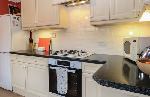 Pakefield Cottage | SEA PEARL, pet friendly, character holiday cottage in Pakefield