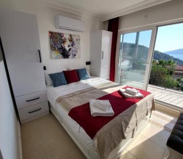 Kalkan Apartment | Sea view 5 En-suit villa, pool heatable, free WIFI VillaHappy in Kalkan