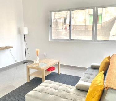 Santa Cruz Apartment | Sea View & Balcony Modern Apartment in Pedra Badejo