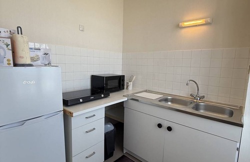 Saint-Cast-le-Guildo Apartment | Sea View et Relaxation Await – 1-Bedroom Apartment for 2–4 Guests