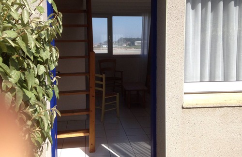 Trevou-Treguignec Cottage | SEA VIEW GITE, swimming pool, sauna, fitness week rental