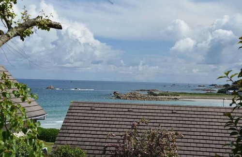 Trevou-Treguignec Cottage | SEA VIEW GITE, swimming pool, sauna, fitness week rental