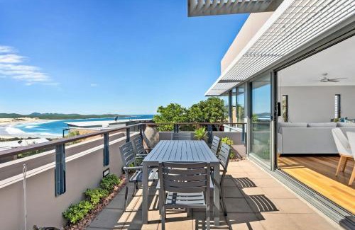 Boat Harbour Apartment | Sea View Retreat Ocean Views Pool Spa