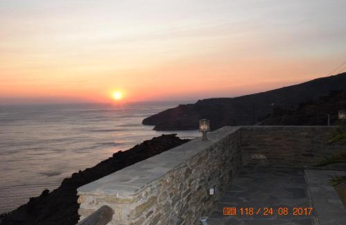 Megas Yialos-Nites House | Sea View Stone Residence