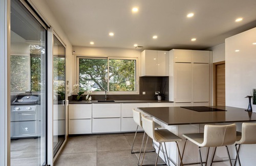 Carantec Villa | Sea-view villa with 4x10 heated and covered pool.