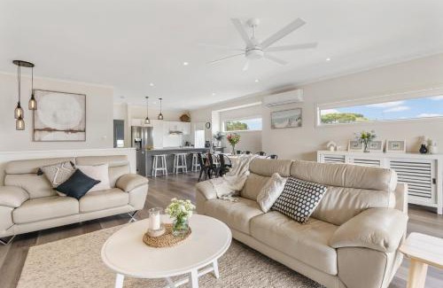 Port Elliot House | Seabreeze - 8A Charles - Luxury - Wi-Fi -Family
