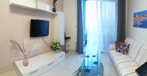 Bugibba Apartment | Seabreeze Apartment