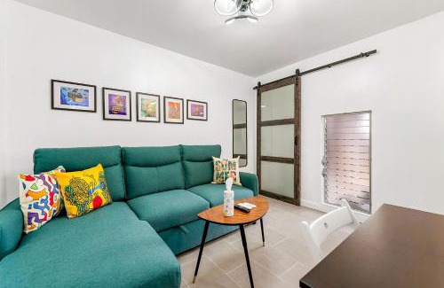 Hawaii Kai Hotel | Seabreeze Hideaway B 30 Night Minimum