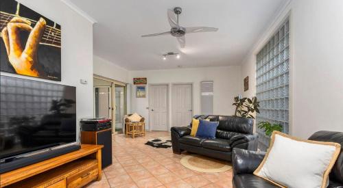 Tootgarook House | Seabreeze - Minutes from the Beach