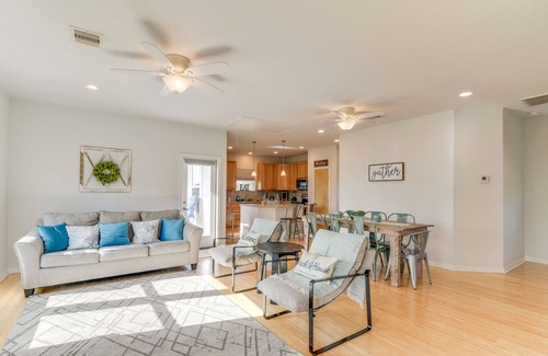 El Lago House | Seabrook Getaway w/Balconies & Bay Views!