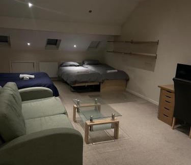 Stoke-on-Trent Bed & Breakfast | Seafords Guest House