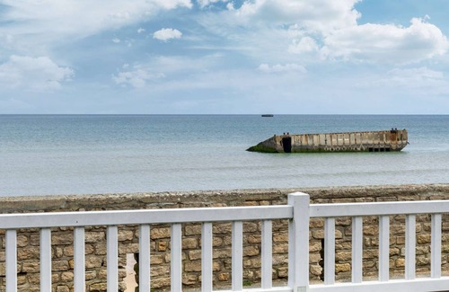 Arromanches-les-Bains Apartment | Seafront apartment - Terrace and sea view