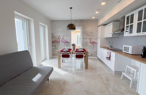 Chioggia Apartment | Seafront Modern Farmont Flamingo Suite