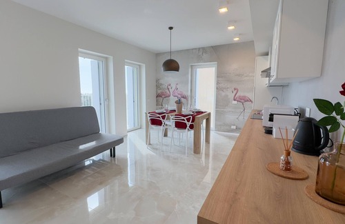 Chioggia Apartment | Seafront Modern Farmont Flamingo Suite