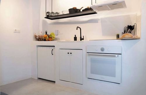 Avia Apartment | Seafront Pouletis Family Drosoula Gem with pool