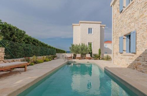 Dobropoljana Villa | Seafront Villa Adriatica with pool