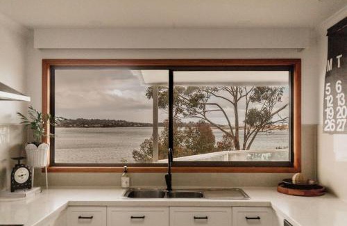 Lewisham House | Seagrass Coastal Retreat with direct beach access
