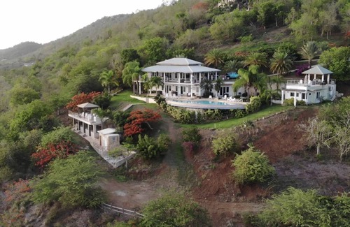 Playa Sardinas I Villa | Seahorse Villa: luxury estate with 75’ infinity pool overlooking the Caribbean