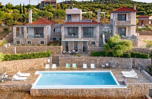 Kitries Villa | Searocks Exclusive Villas Resort