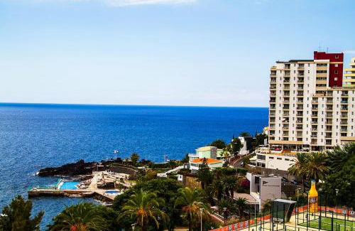 Sao Martinho Apartment | SeaShell Romantic - Balcony with Ocean View & Pool