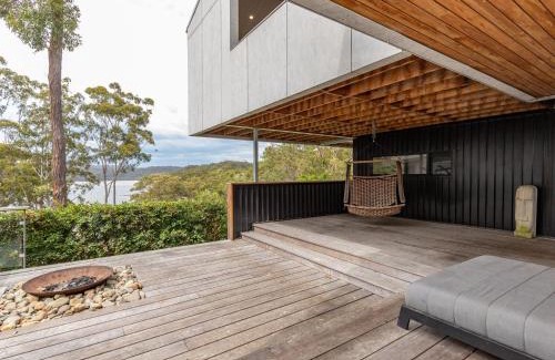 Smiths Lake House | Seashells Lakeside Holiday Perfection