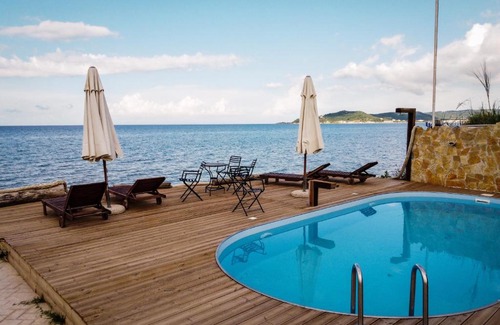 Alykes Apartment | Seashore Stream Suites